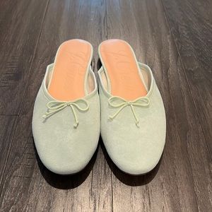 JCrew new in box Zoe suede balled mule sz 9 light sage